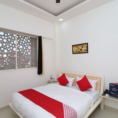 Oyo 13406 Hotel Golden Leaf Bareilly Exterior photo